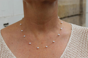 Collier fin en OR 18K avec perles blanches d'eau douce