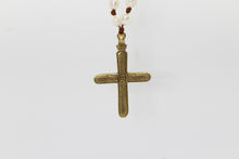 Charger l&#39;image dans la galerie, Collier CROIX DORÉ – Perles baroques &amp; pendentif en laiton africain