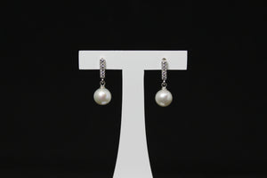 BO IVA – Boucles d’oreilles en perles blanches rondes & zirconium sur argent 925
