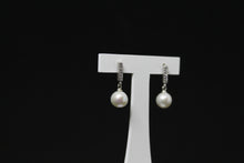 Charger l&#39;image dans la galerie, BO IVA – Boucles d’oreilles en perles blanches rondes &amp; zirconium sur argent 925