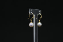 Charger l&#39;image dans la galerie, BO HITU – Boucles d’oreilles perles blanches &amp; plaqué or 18K