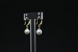 BO HITU – Boucles d’oreilles perles blanches & plaqué or 18K