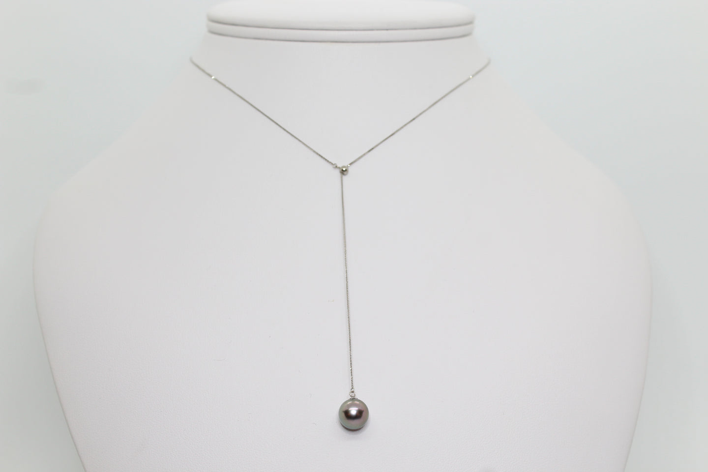 Collier VAI – Perle de Tahiti noire rosée & chaîne en or gris 18K