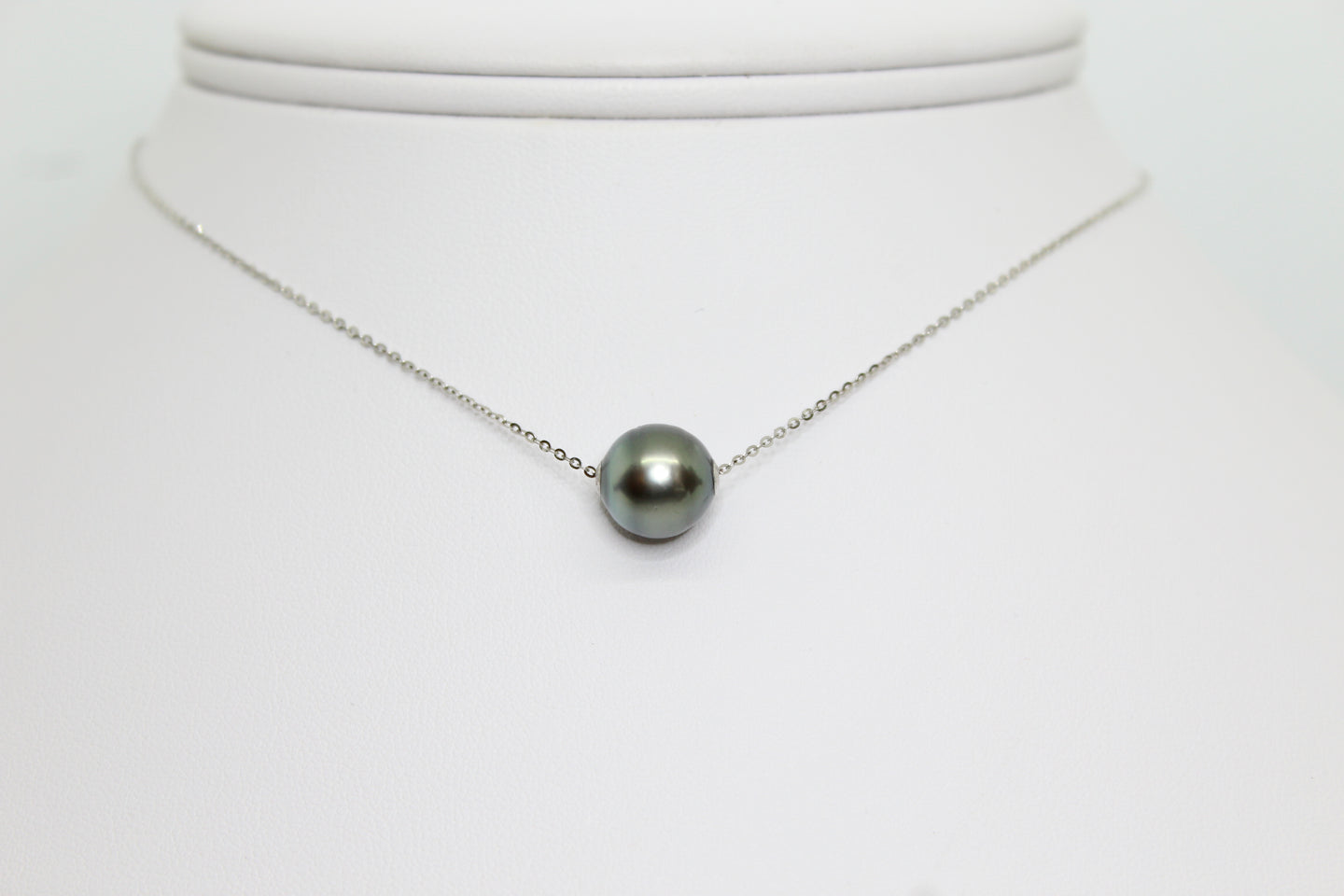 Collier VAIMOANA – Perle de Tahiti noire/verte & or gris 18K