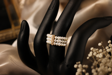 Charger l'image dans la galerie, Bague TAINA – Élégance Intemporelle en Perles de Culture
