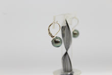 Charger l&#39;image dans la galerie, Boucles d&#39;oreilles &quot;Dormeuse&quot; avec perles noires de TAHITI