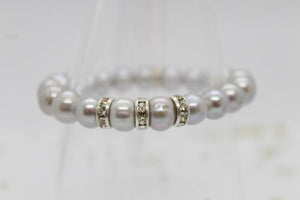 Bracelet perles grises d'eau douce sur élastique