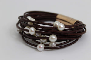 Bracelet TOA en cuir et perles